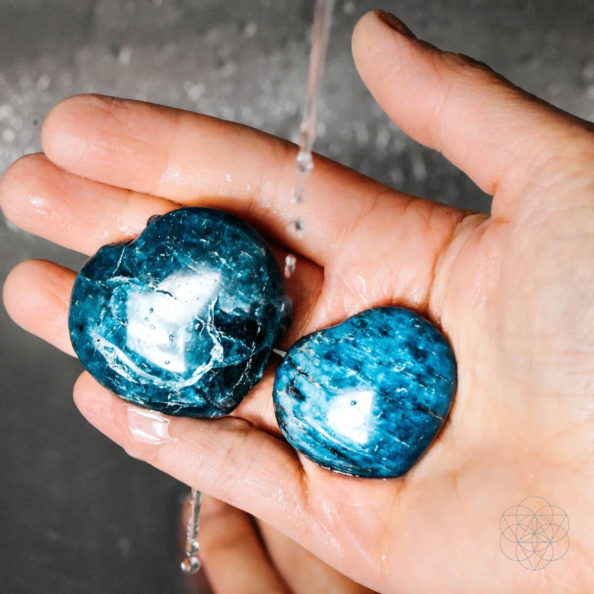 Apatite Heart of Positivity | Sphere & Heart | Wiccan Center
