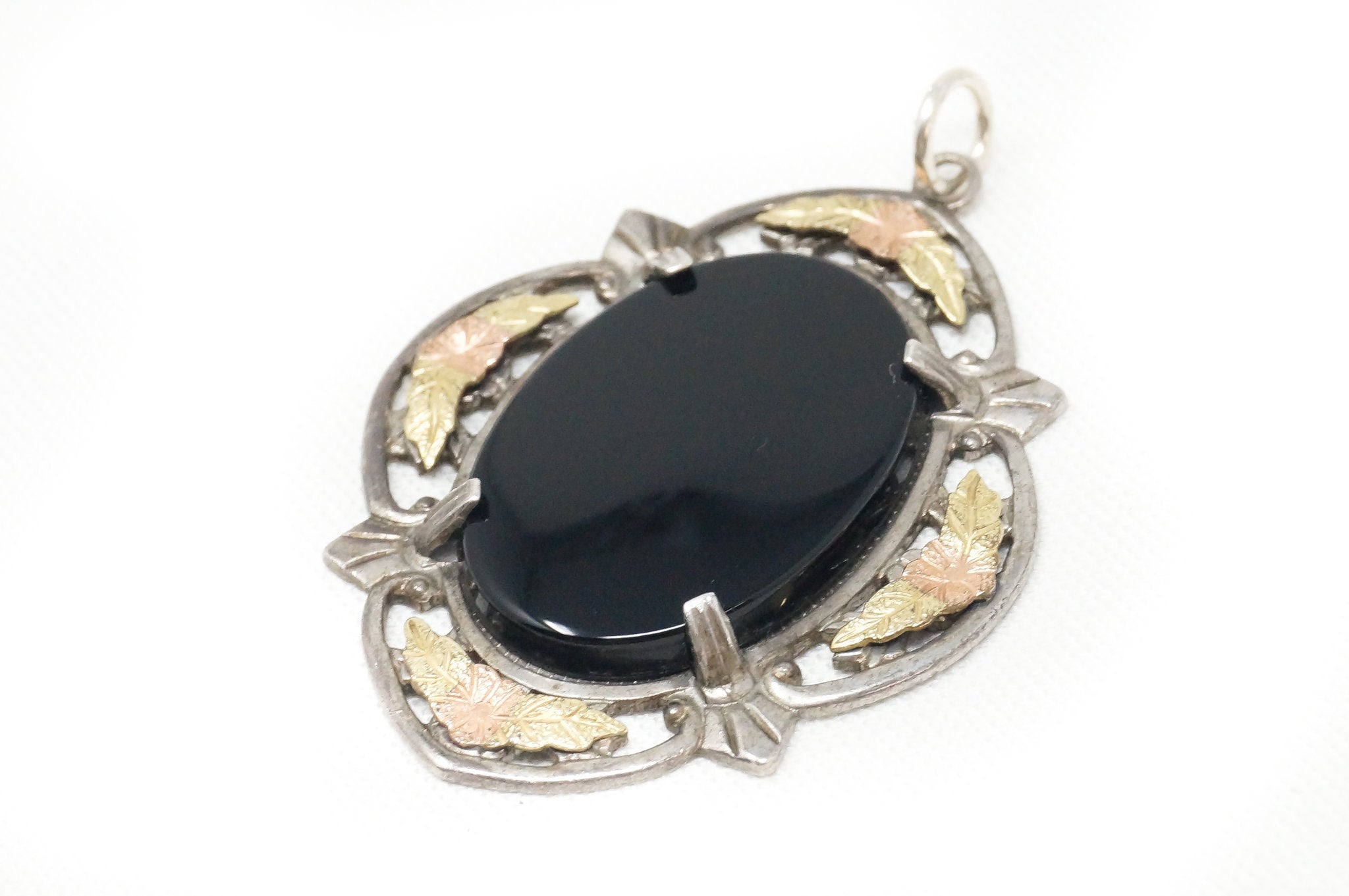 Antique Designer Uncas MFG Co Black Onyx Floral Sterling Silver Necklace Pendant | Jewelry > Necklaces > Pendants | Wiccan Center