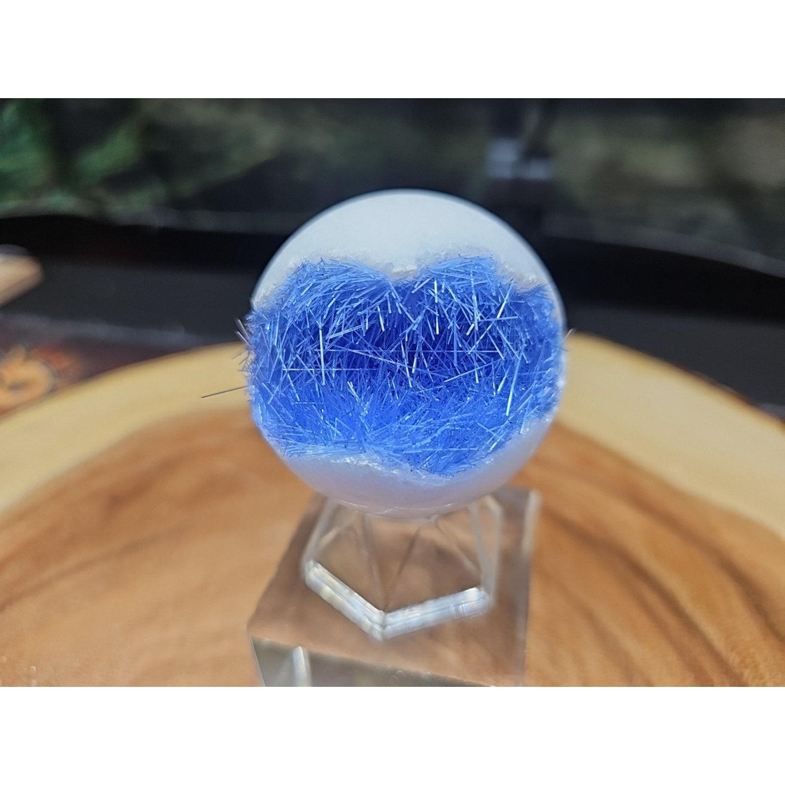 Magnesium phosphate Sphere W/Stand 154g 50mm | Crystal Spheres & Eggs | Wiccan Center