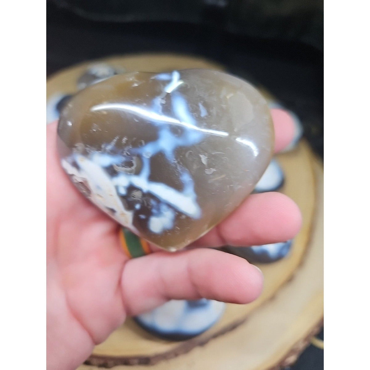 1each Natural Orca Agate Killer Whale Carnelian Crystal Heart Palm Healing