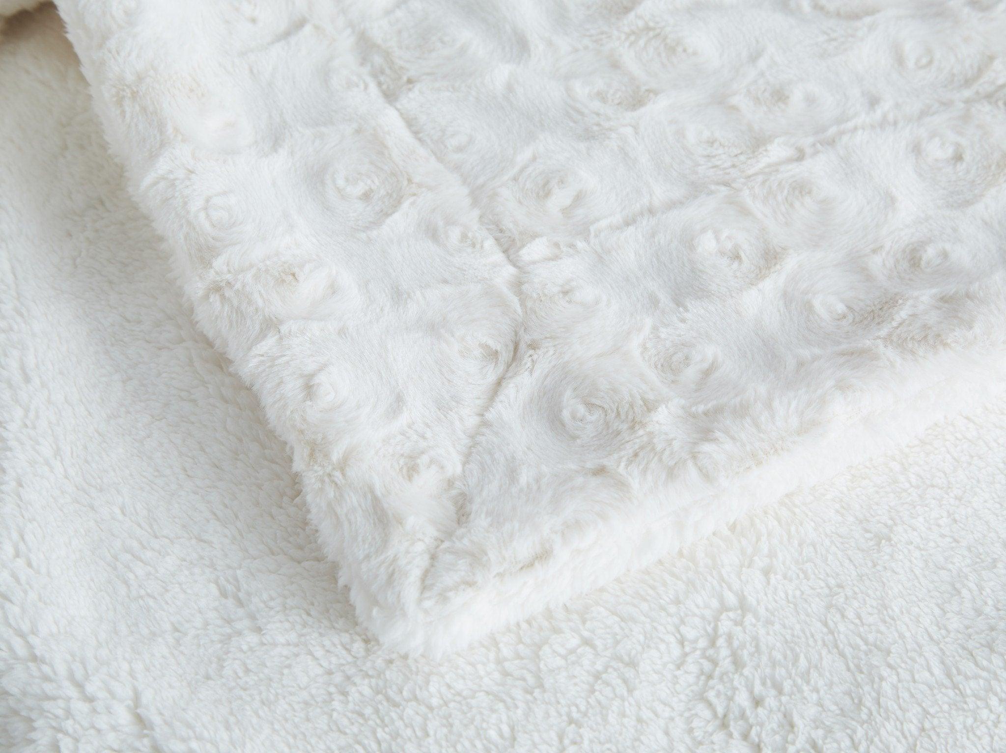 DaDa Bedding Luxury White Roses Fluffy Soft Sherpa Backside Faux Fur Throw Blanket (K11) | Throw Blankets | Wiccan Center
