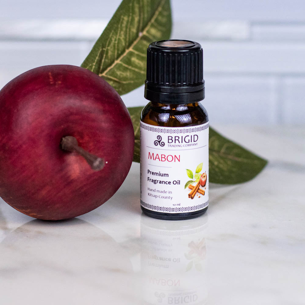 Mabon Diffuser Oil - McIntosh Apples, Granny Smiths, Harvest Spices, and Fresh Apple Pie | diffuser oil | Wiccan Center