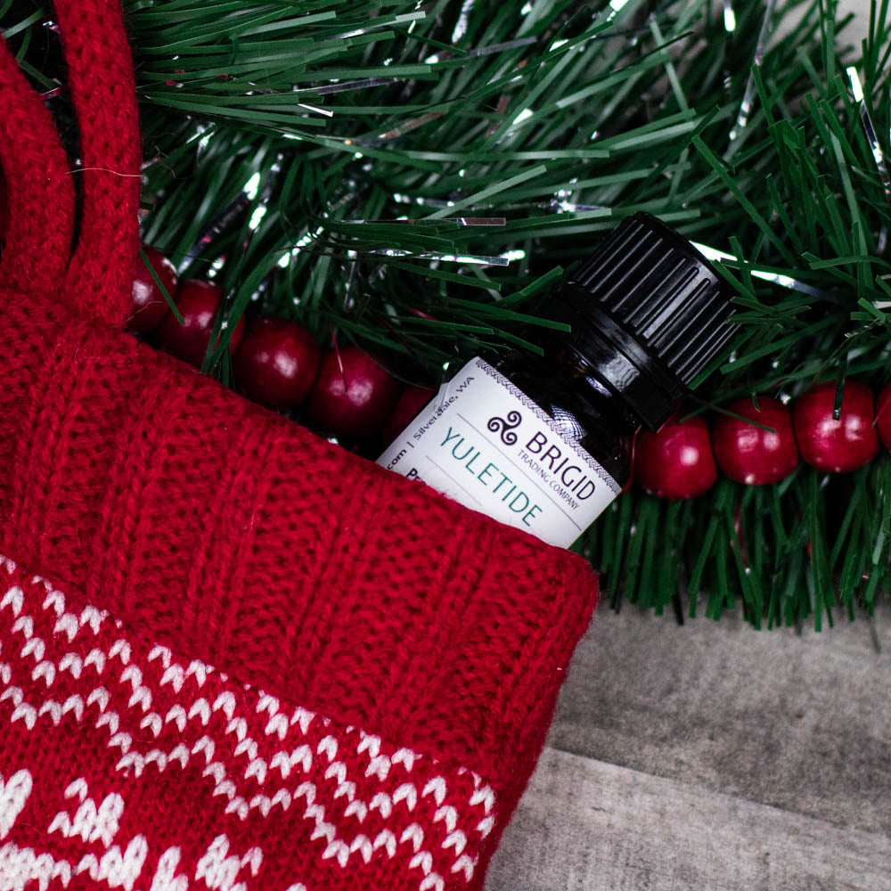 Yuletide Diffuser Oil - Juniper, Christmas Wreaths, Pine Trees, and Bonfire Smoke | diffuser oil | Wiccan Center
