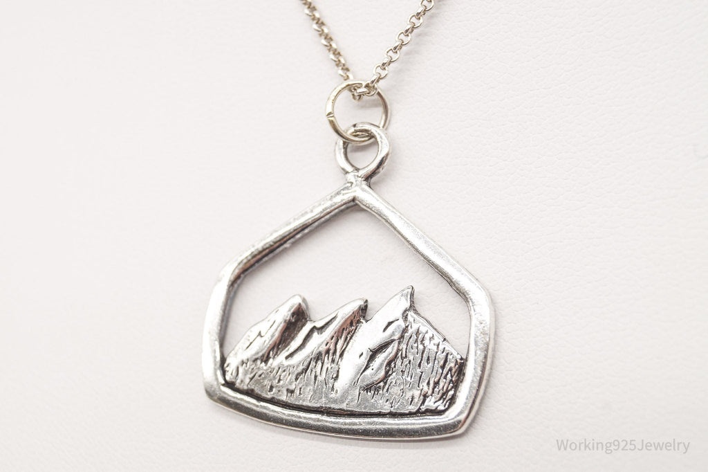 Vintage Mountain View Sterling Silver Necklace | Jewelry > Necklaces > Pendants | Wiccan Center