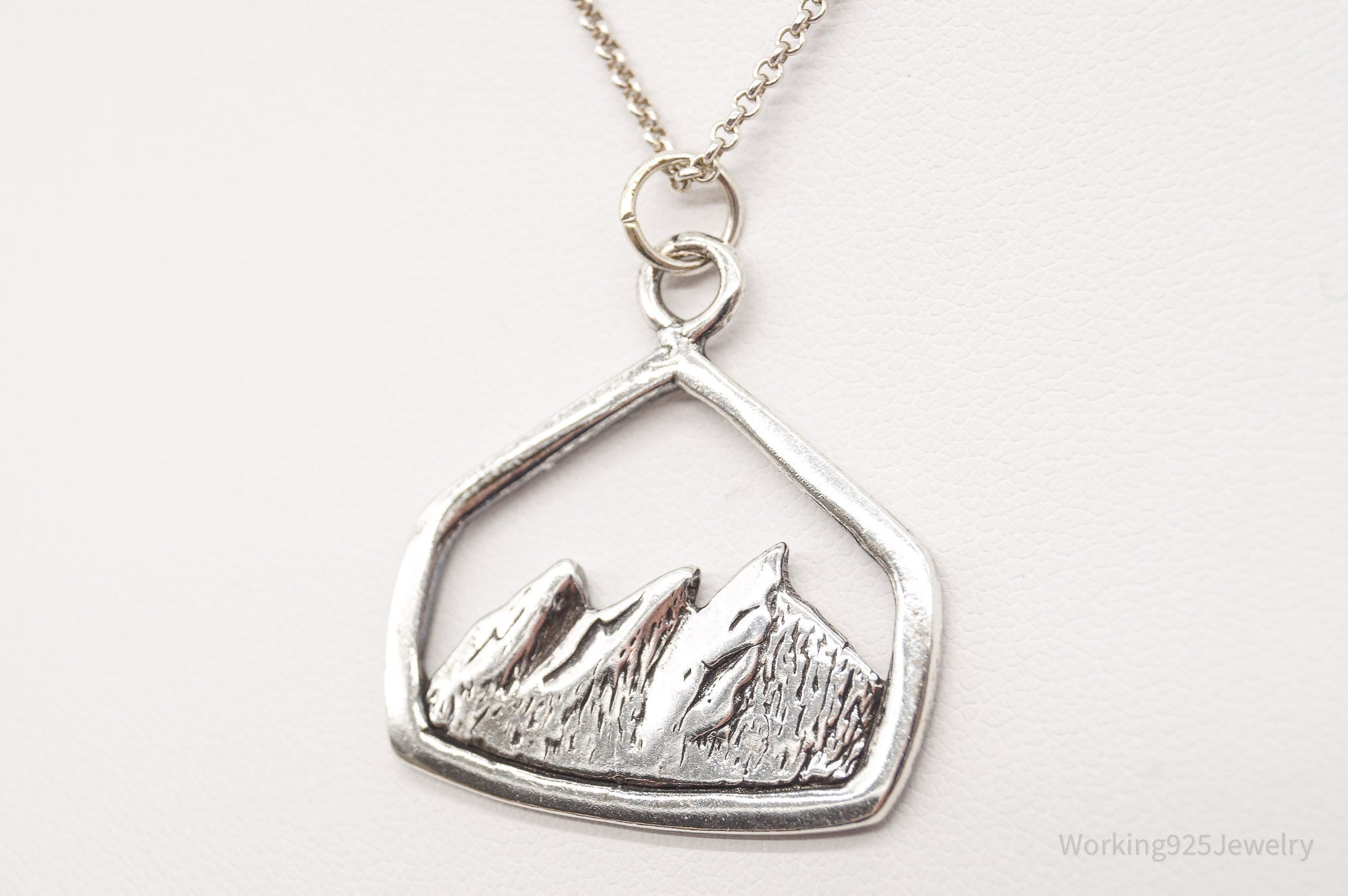 Vintage Mountain View Sterling Silver Necklace | Jewelry > Necklaces > Pendants | Wiccan Center