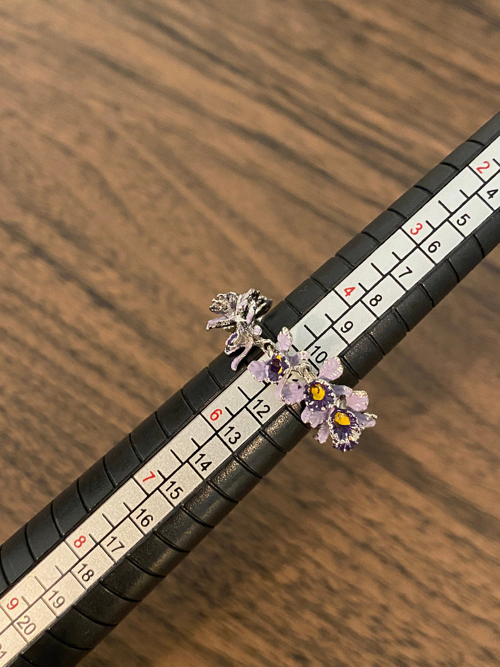 Vintage "Hawaii" State Purple Flowers Enamel Sterling Silver Ring - Size 5 | Jewelry > Rings | Wiccan Center