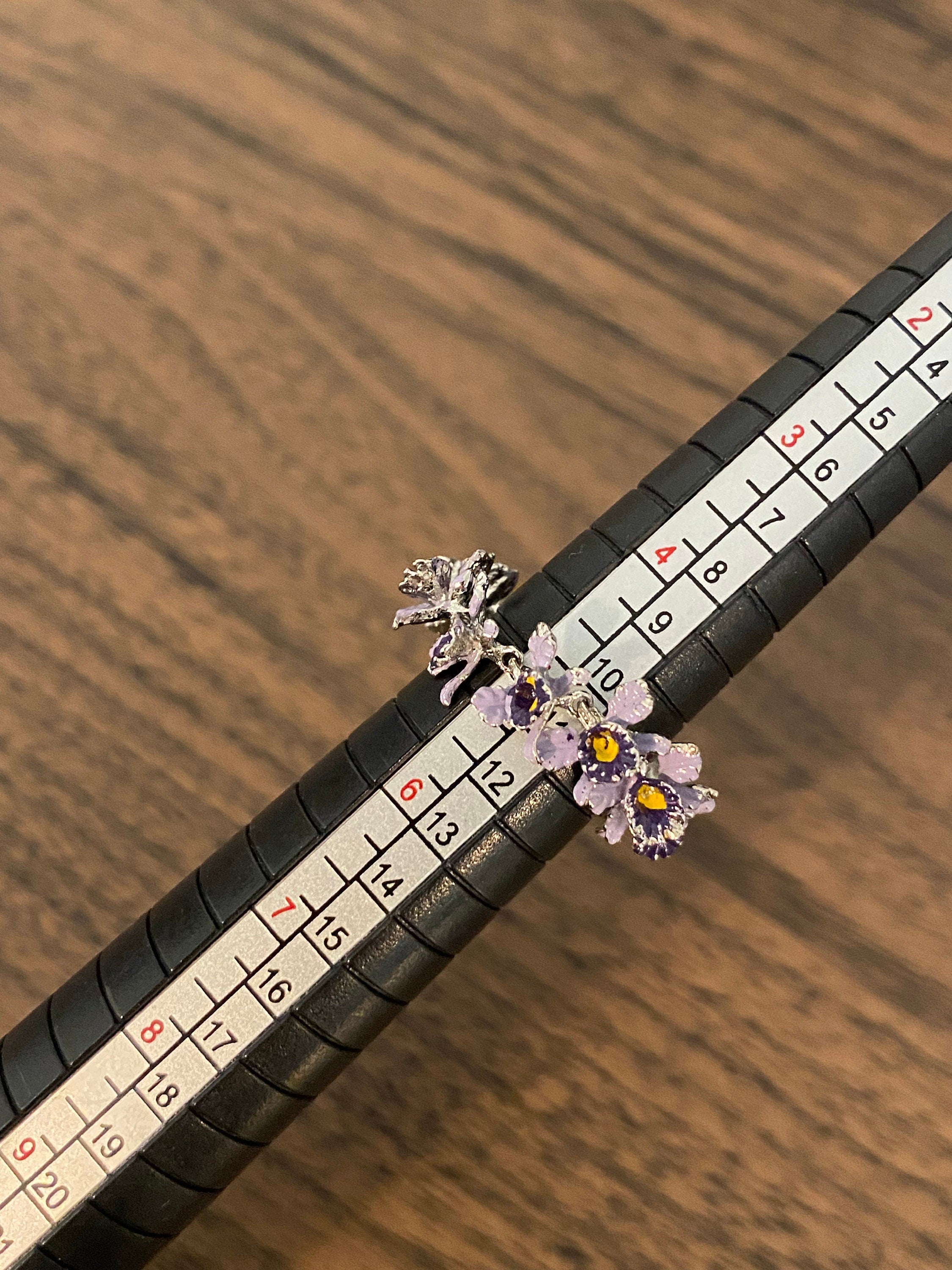 Vintage "Hawaii" State Purple Flowers Enamel Sterling Silver Ring - Size 5 | Jewelry > Rings | Wiccan Center