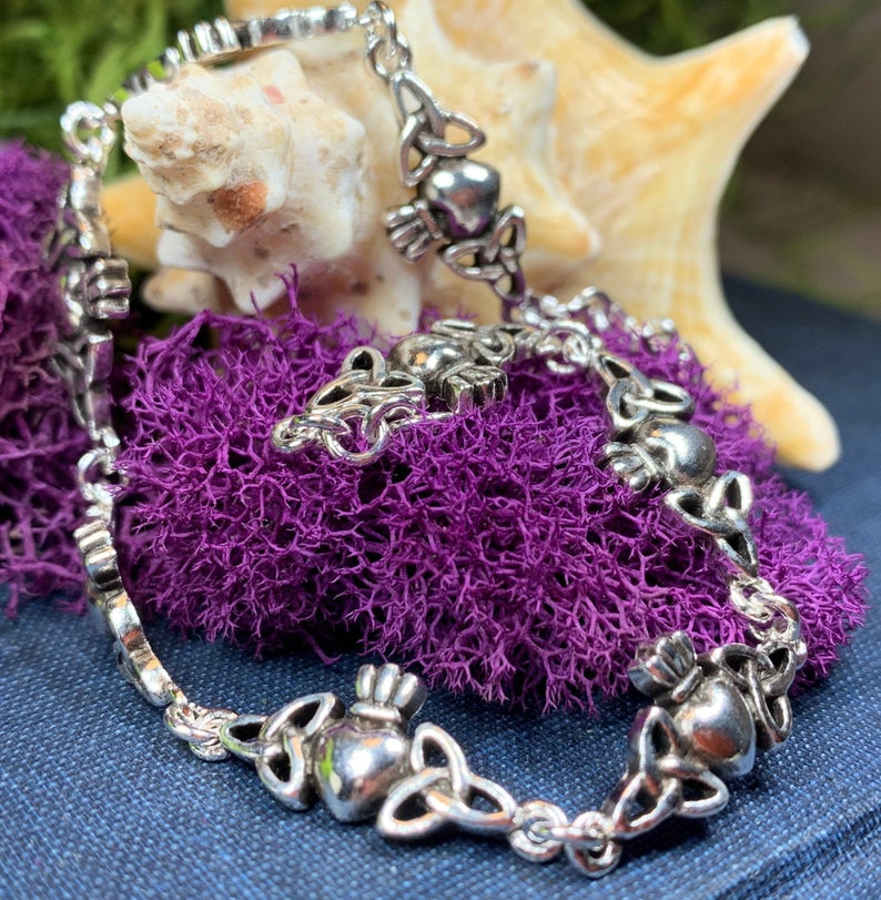Lavena Celtic Knot Claddagh Bracelet in Sterling Silver | Link Bracelet | Wiccan Center