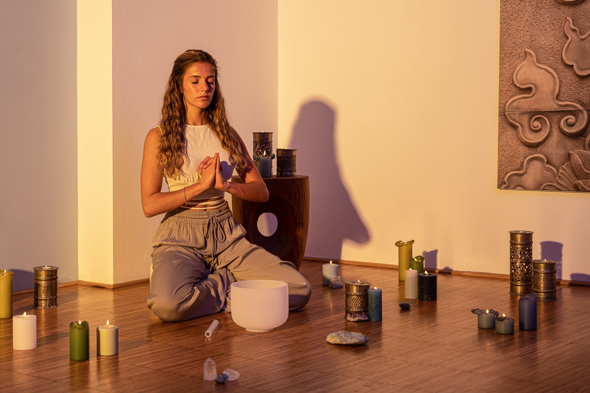 432 Hz Crystal Singing Bowl Chakra Set - 7 Pure White Quartz Bowls (8"–14") | 432 Hz White-Frosted Crystal Singing Bowl Set | Wiccan Center