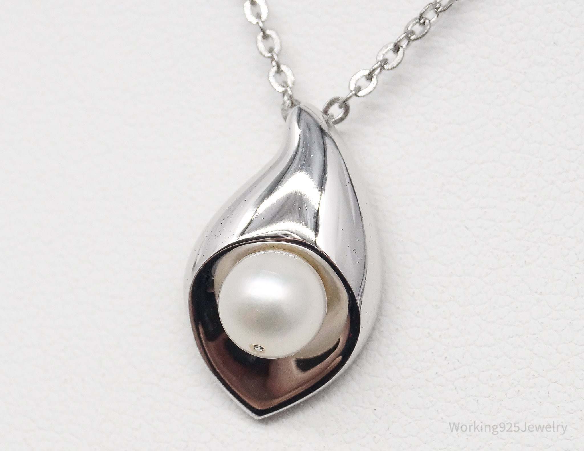 Vintage Pearl Sterling Silver Necklace - 16" | Jewelry > Necklaces | Wiccan Center