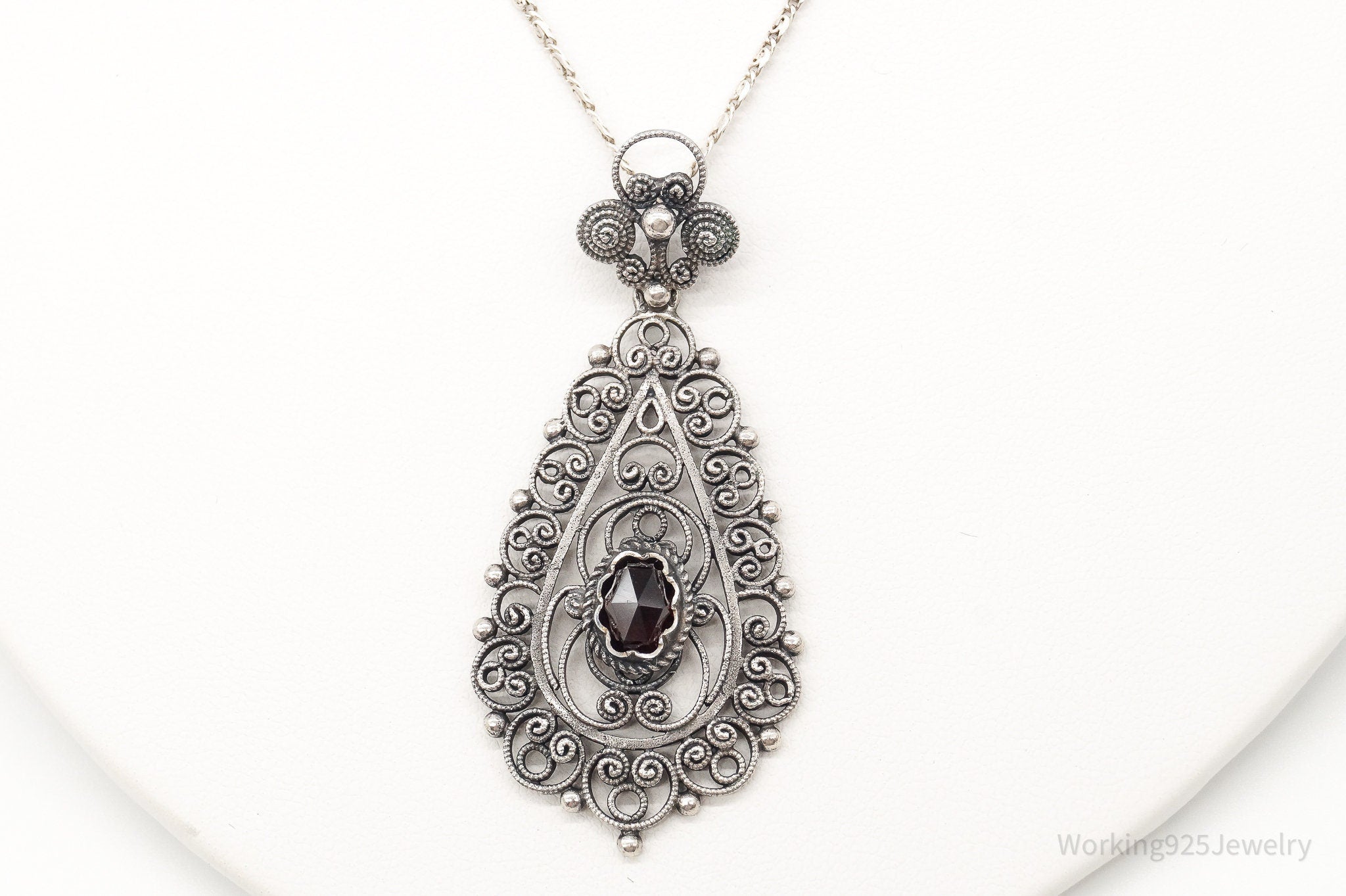 Vintage Garnet Filigree 835 Silver Necklace | Jewelry > Necklaces > Pendants | Wiccan Center