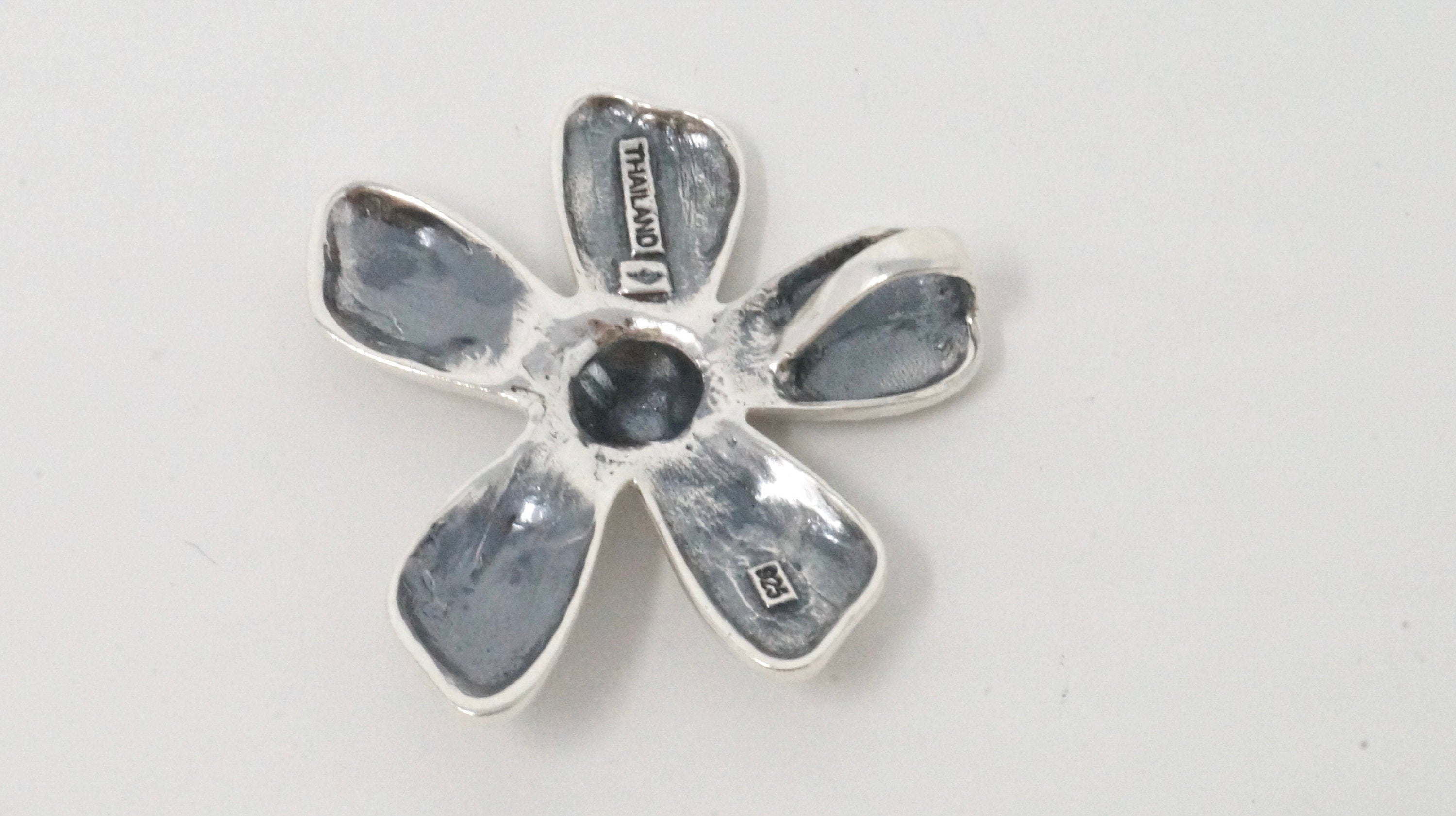 Vintage Designer Silpada Sterling Silver Hammered Daisy Flower Necklace Pendant | Jewelry > Necklaces > Pendants | Wiccan Center