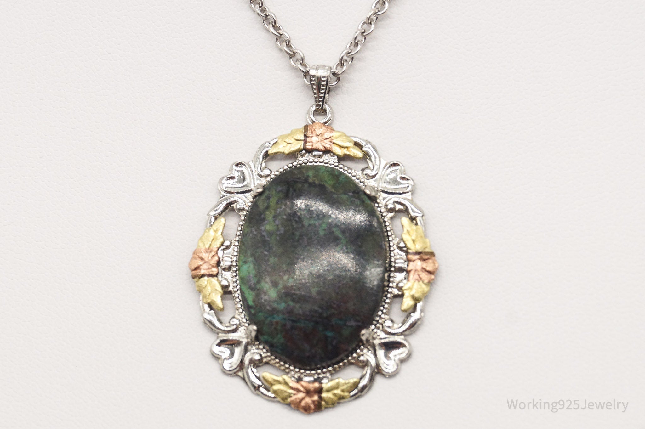 Vintage Green Stone 12K Gold Leaves Sterling Silver Necklace | Jewelry > Necklaces > Pendants | Wiccan Center
