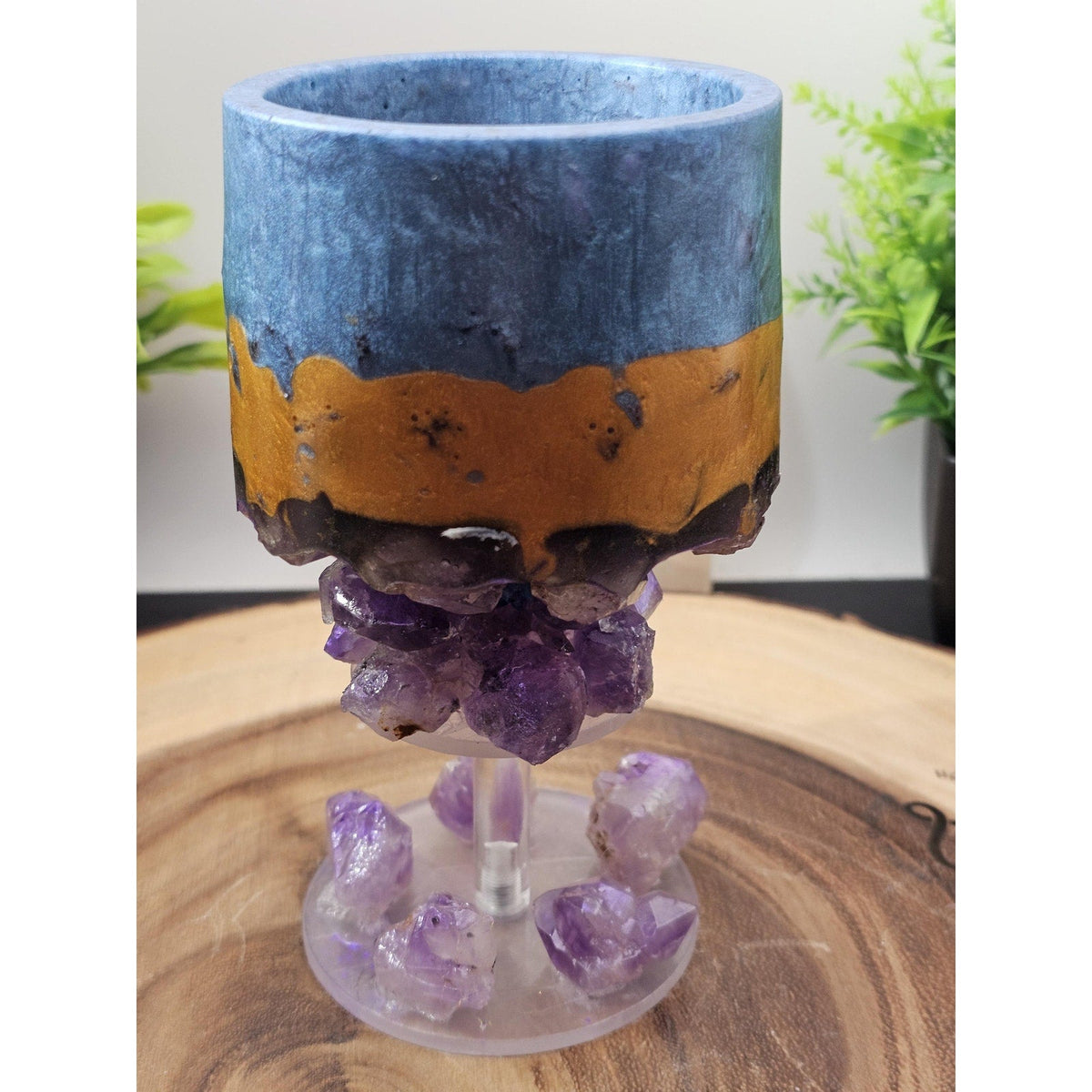 Jewelry Cup made of resin and amethyst from Brazil
