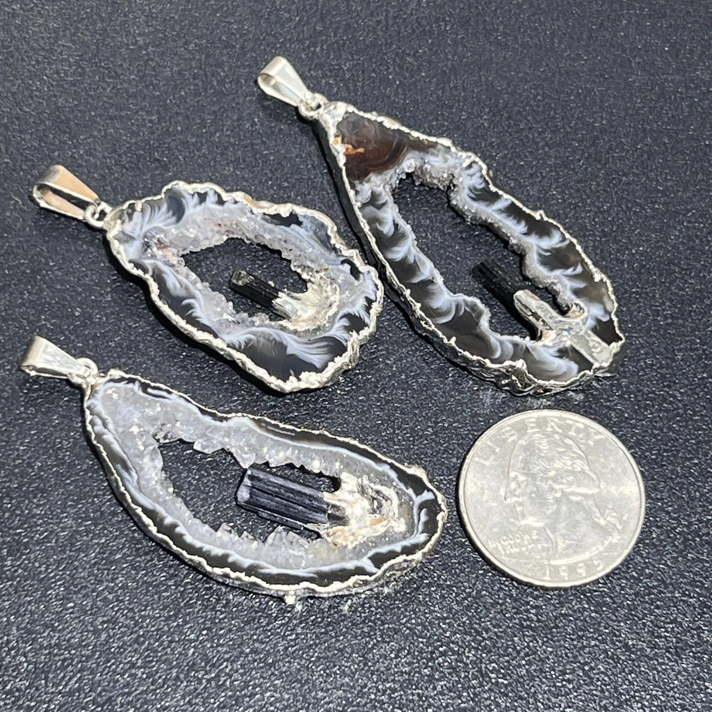 Oco Geode Druzy with Tourmaline Crystal Point Pendant (Silver Plated) Wholesale | Craft Supplies & Tools > Beads, Gems & Cabochons > Charms & Pendants > Pendants | Wiccan Center