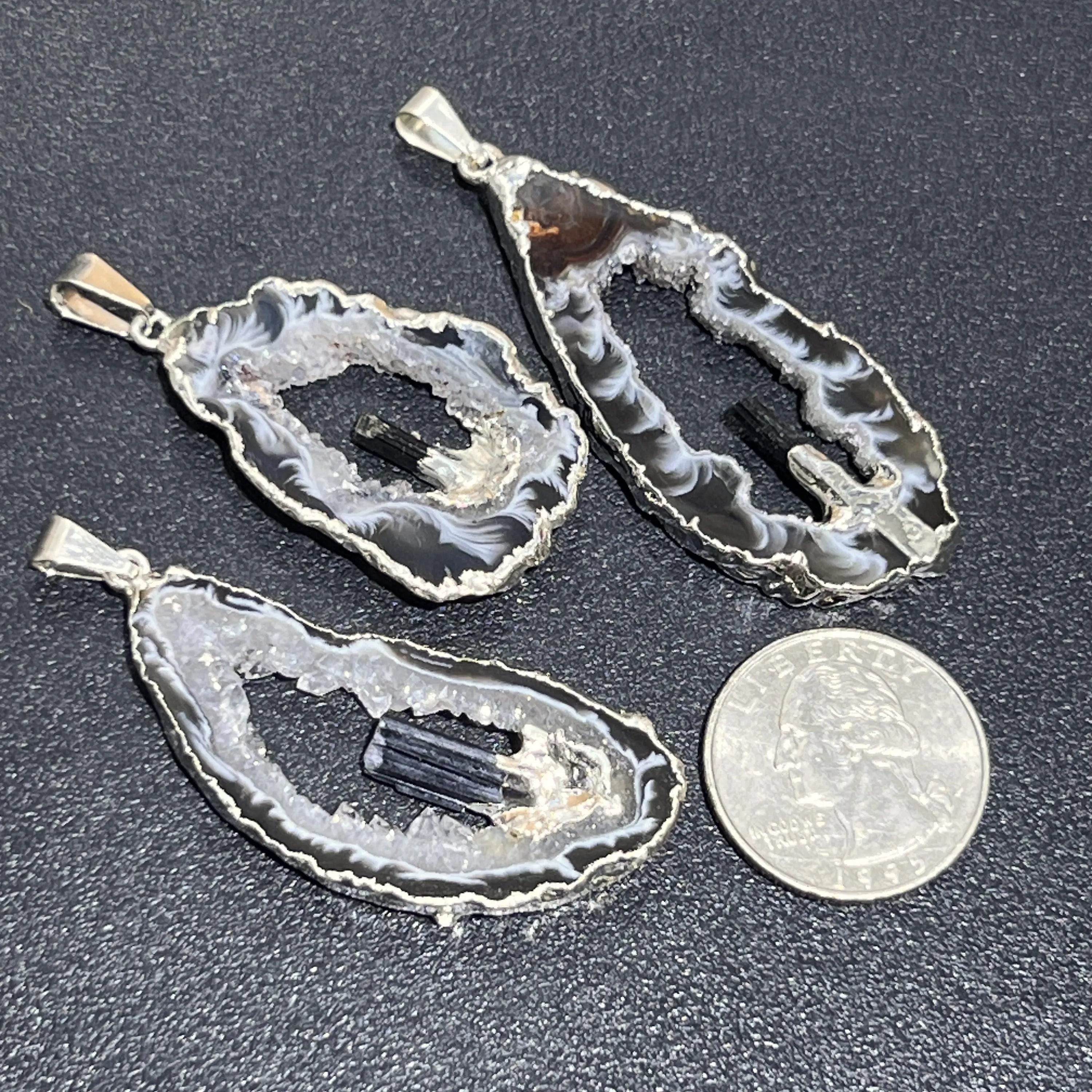 Oco Geode Druzy with Tourmaline Crystal Point Pendant (Silver Plated) Wholesale | Craft Supplies & Tools > Beads, Gems & Cabochons > Charms & Pendants > Pendants | Wiccan Center