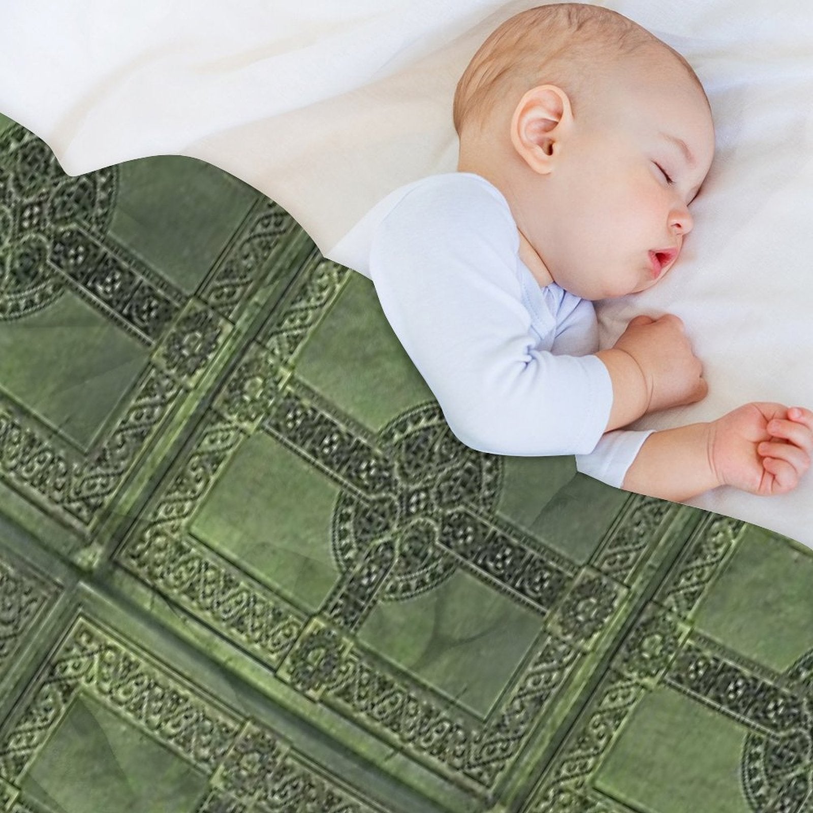 Celtic Knotwork Compact Throw Blanket