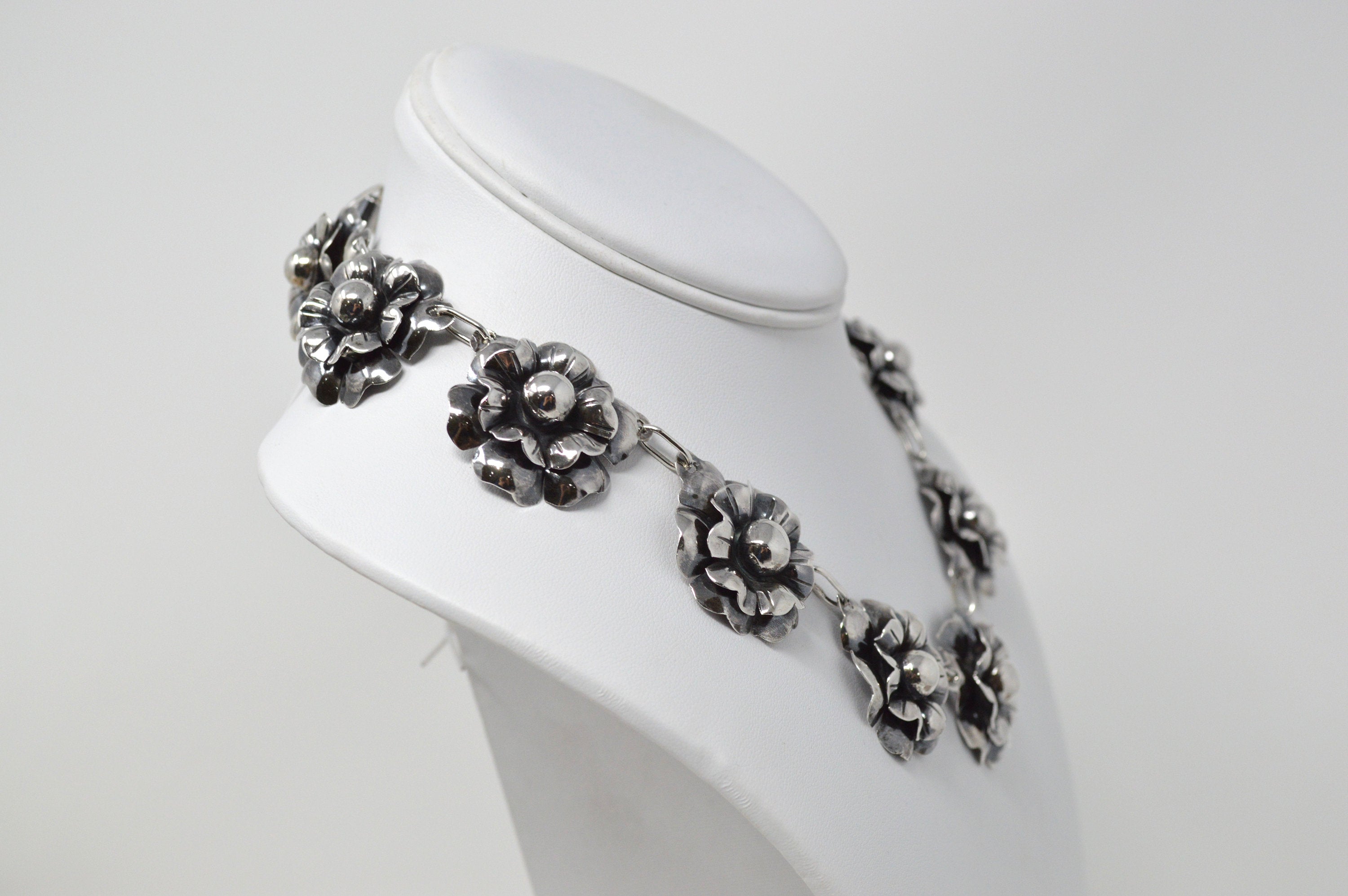 Vintage Mexico Sterling Silver Artisan 3D Oxidized Flower Motif Necklace 16 Inch | Jewelry > Necklaces | Wiccan Center