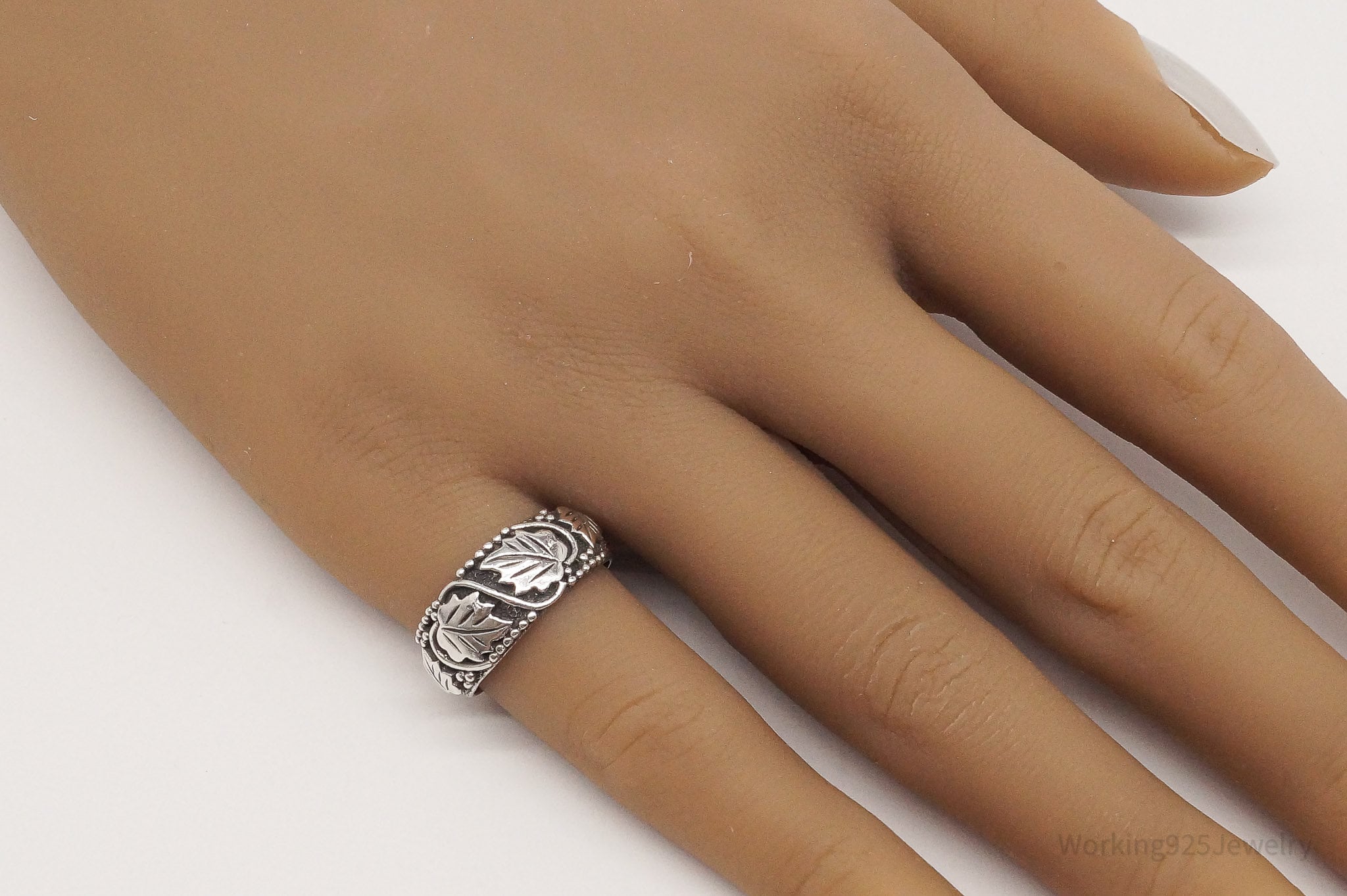 Vintage Leaves Sterling Silver Band Ring - Size 6.5 | Jewelry > Rings | Wiccan Center