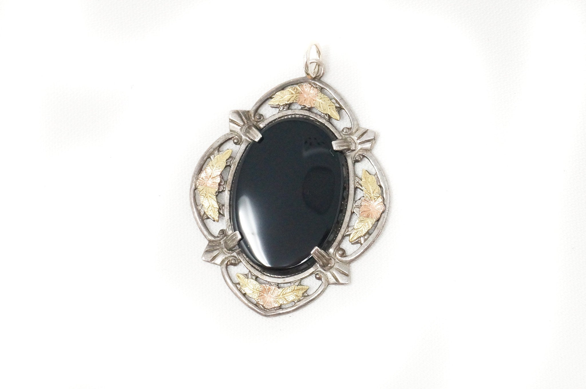 Antique Designer Uncas MFG Co Black Onyx Floral Sterling Silver Necklace Pendant | Jewelry > Necklaces > Pendants | Wiccan Center