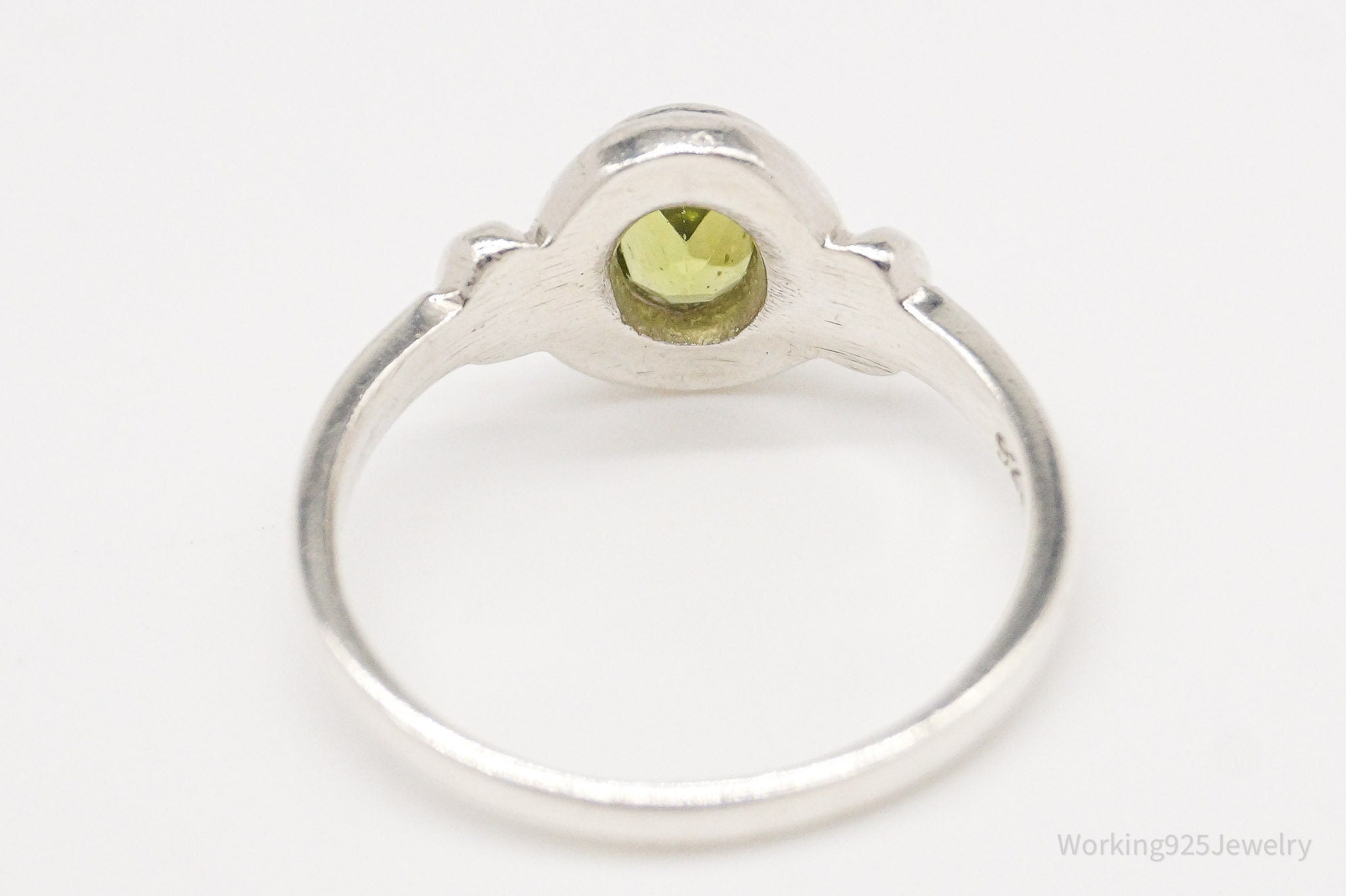 Vintage Peridot Sterling Silver Ring - Size 7.5 | Jewelry > Rings | Wiccan Center