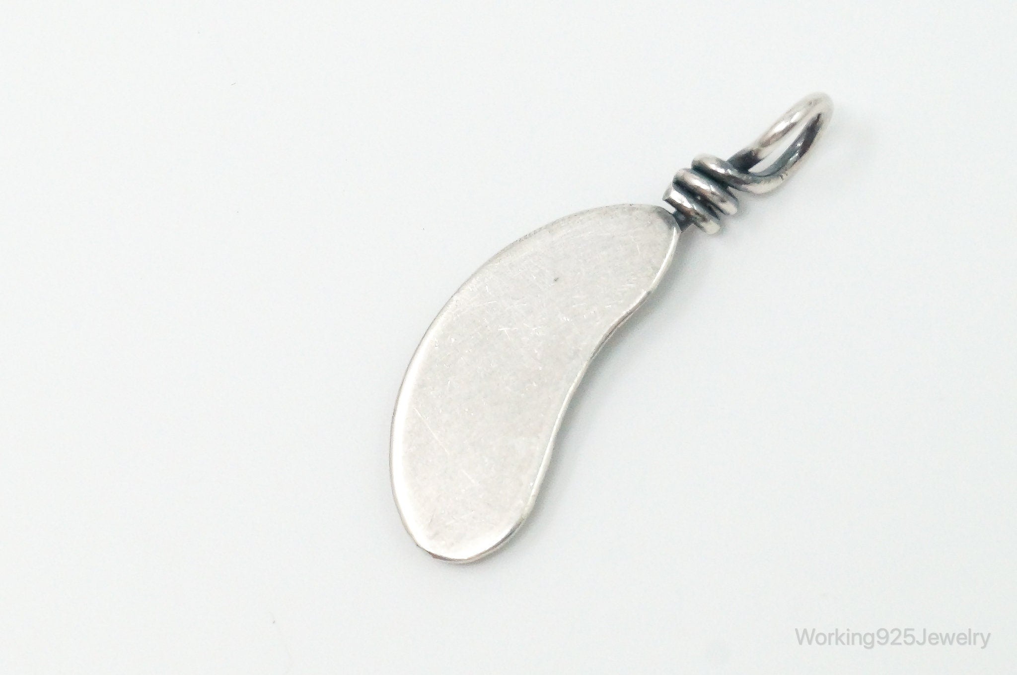 Vintage Native American Unsigned Feather Sterling Silver Necklace Pendant | Jewelry > Necklaces > Pendants | Wiccan Center