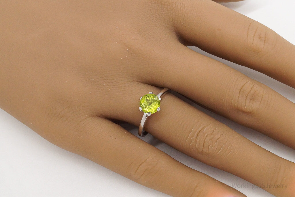Vintage Green Peridot Sterling Silver Ring - Size 8 | Jewelry > Rings | Wiccan Center
