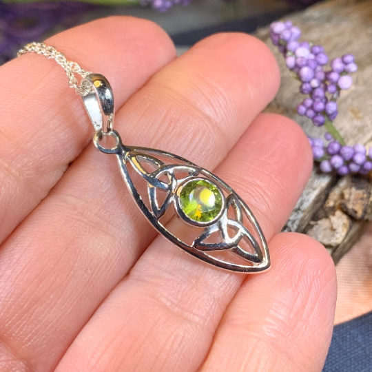 Dolce Trinity Knot Necklace | Pendant | Wiccan Center