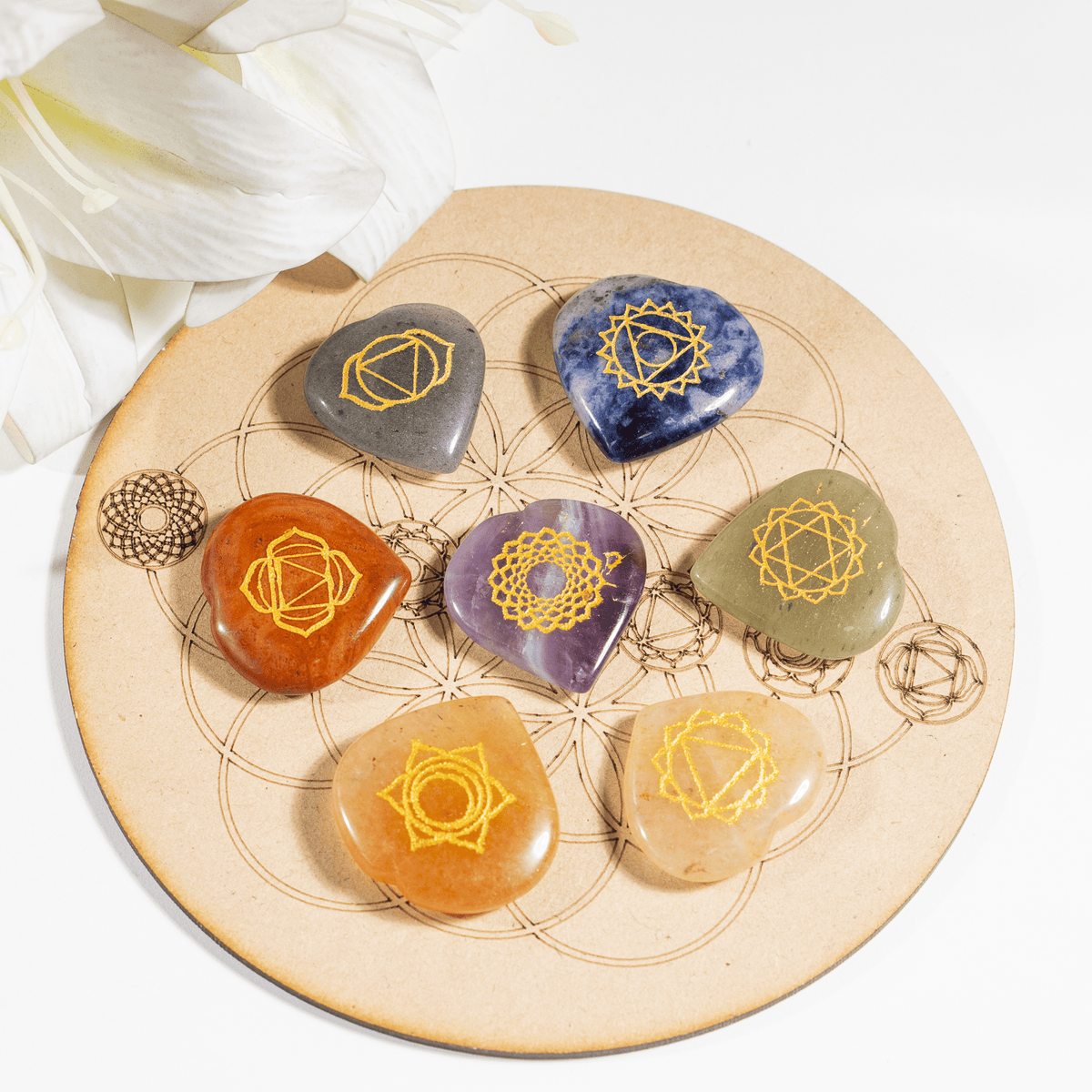 Chakra Crystals Set, Heart Shaped Reiki 7 Chakra Stones Set, Wooden Grid Plate, Selenite Log