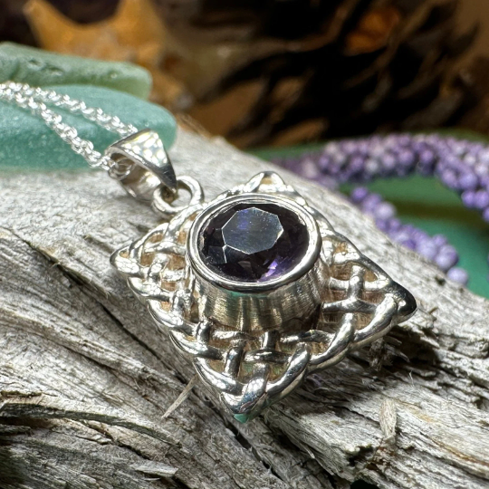 Gianna Celtic Knot Necklace | Pendant | Wiccan Center