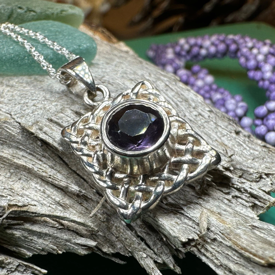 Gianna Celtic Knot Necklace | Pendant | Wiccan Center
