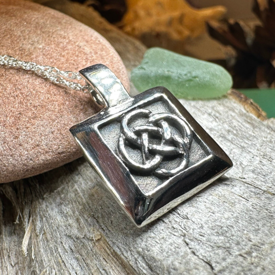 Dara Knot Necklace | Pendant | Wiccan Center