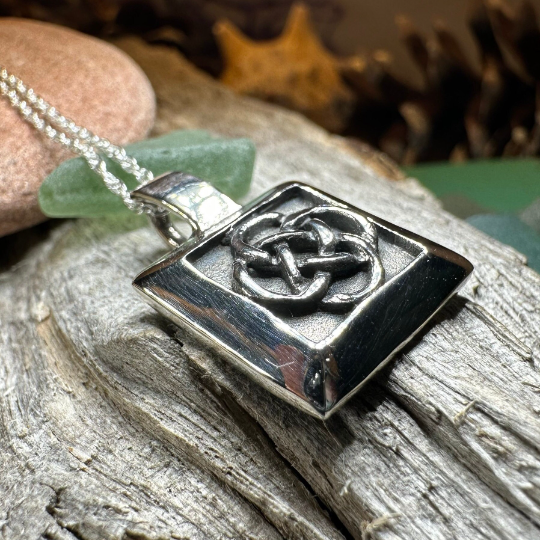 Dara Knot Necklace | Pendant | Wiccan Center