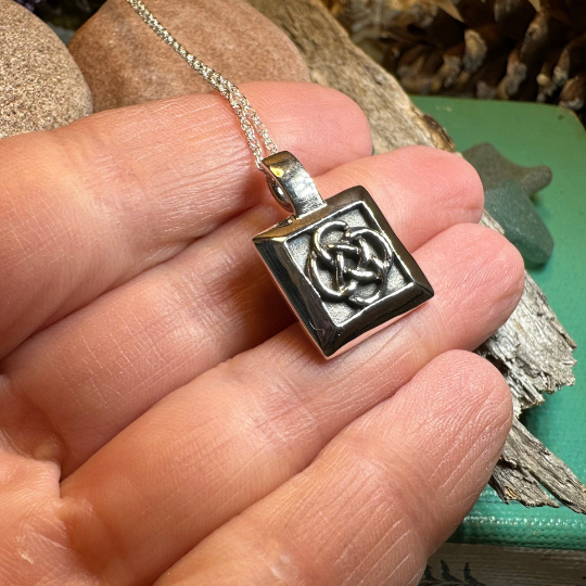 Dara Knot Necklace | Pendant | Wiccan Center