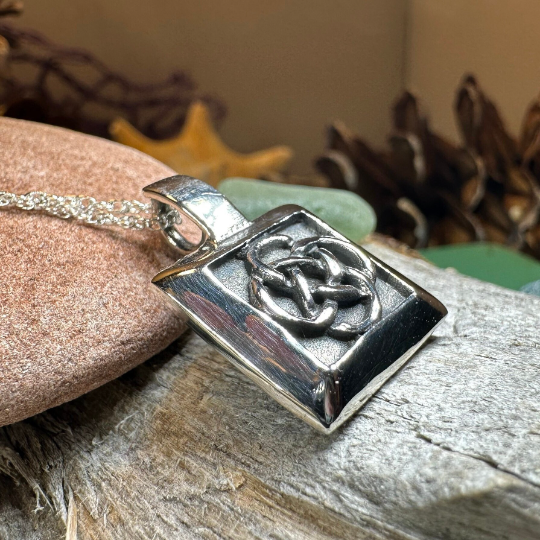 Dara Knot Necklace | Pendant | Wiccan Center