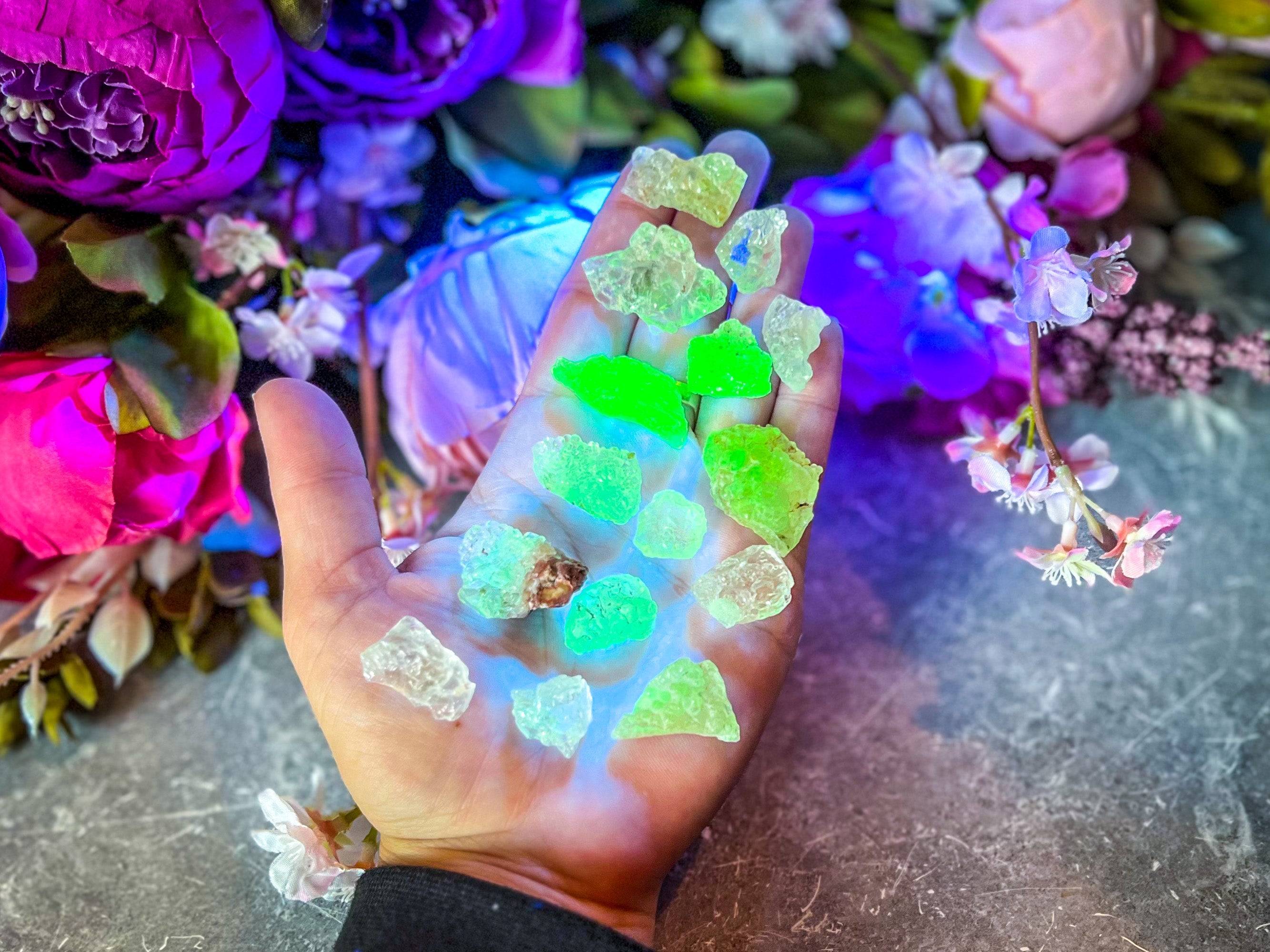 Hyalite Opal, Kryptonite, Fluorescent Minerals | | Wiccan Center