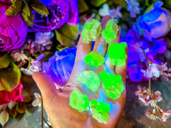 Hyalite Opal, Kryptonite, Fluorescent Minerals | | Wiccan Center