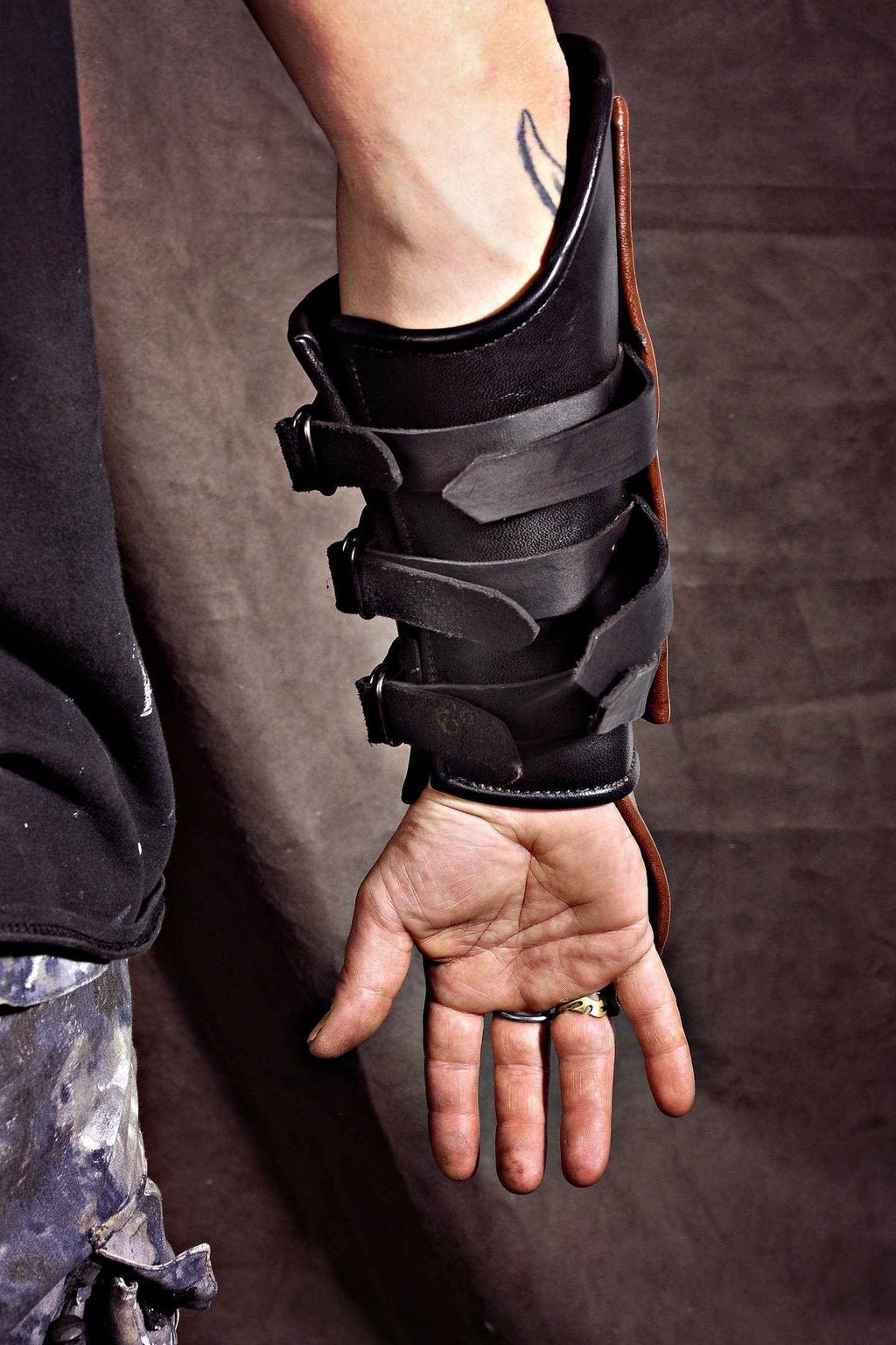Hiccup's bracers (How to train your dragon 3) | | Wiccan Center
