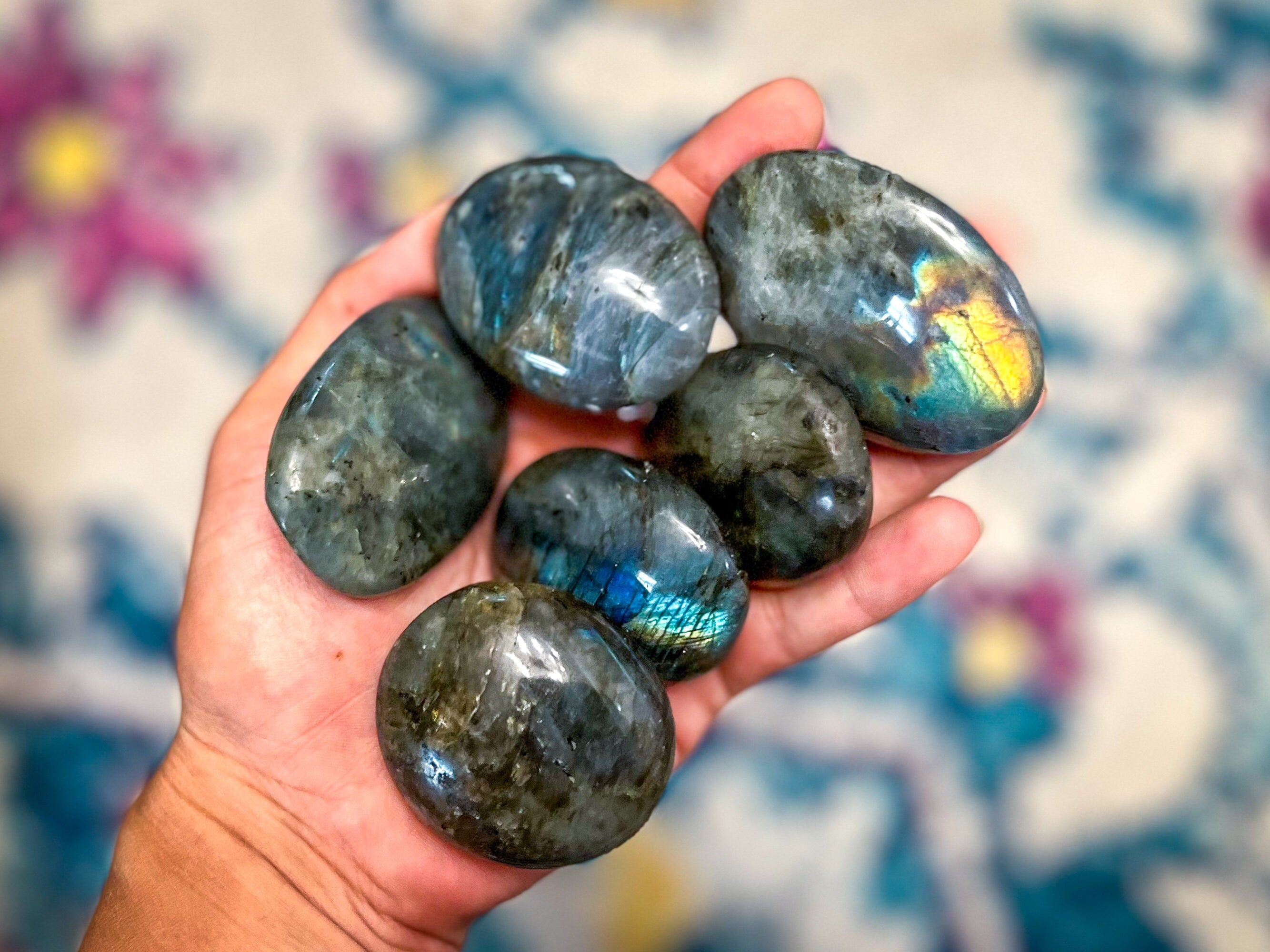 PRETTY Labradorite Palm Stone | | Wiccan Center