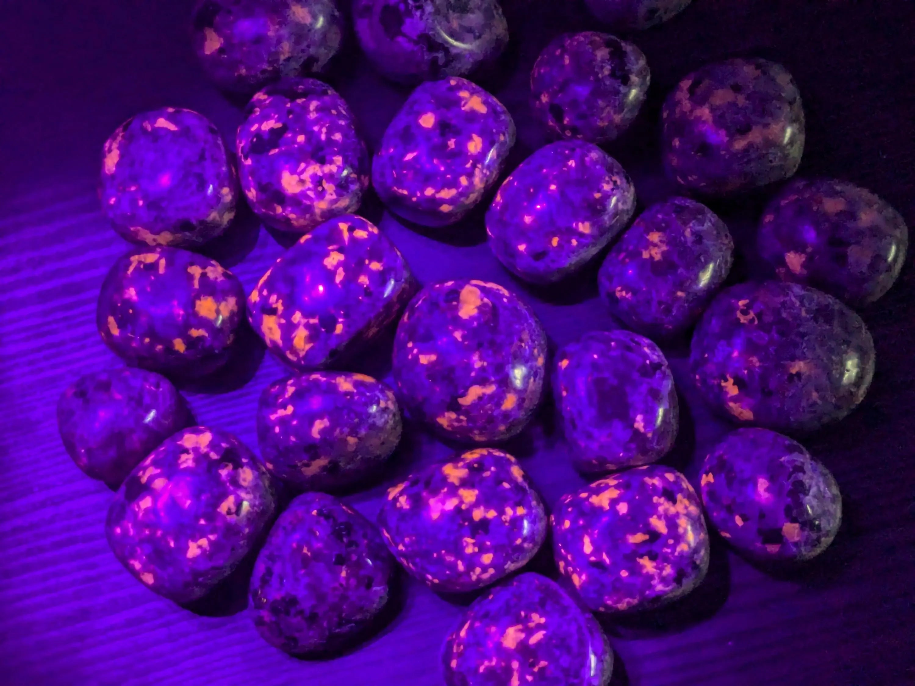 Yooperlite Tumbled Stones | | Wiccan Center