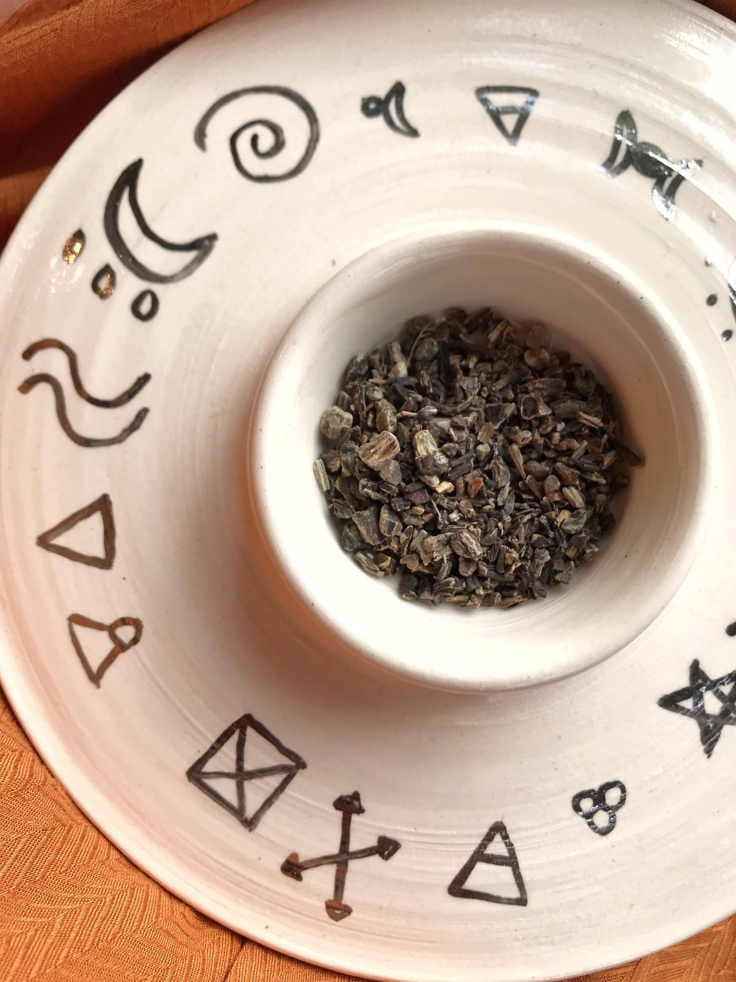 Black Cohosh ( Cimicifuga racemosa) - Witching Roots | Herbs | Wiccan Center