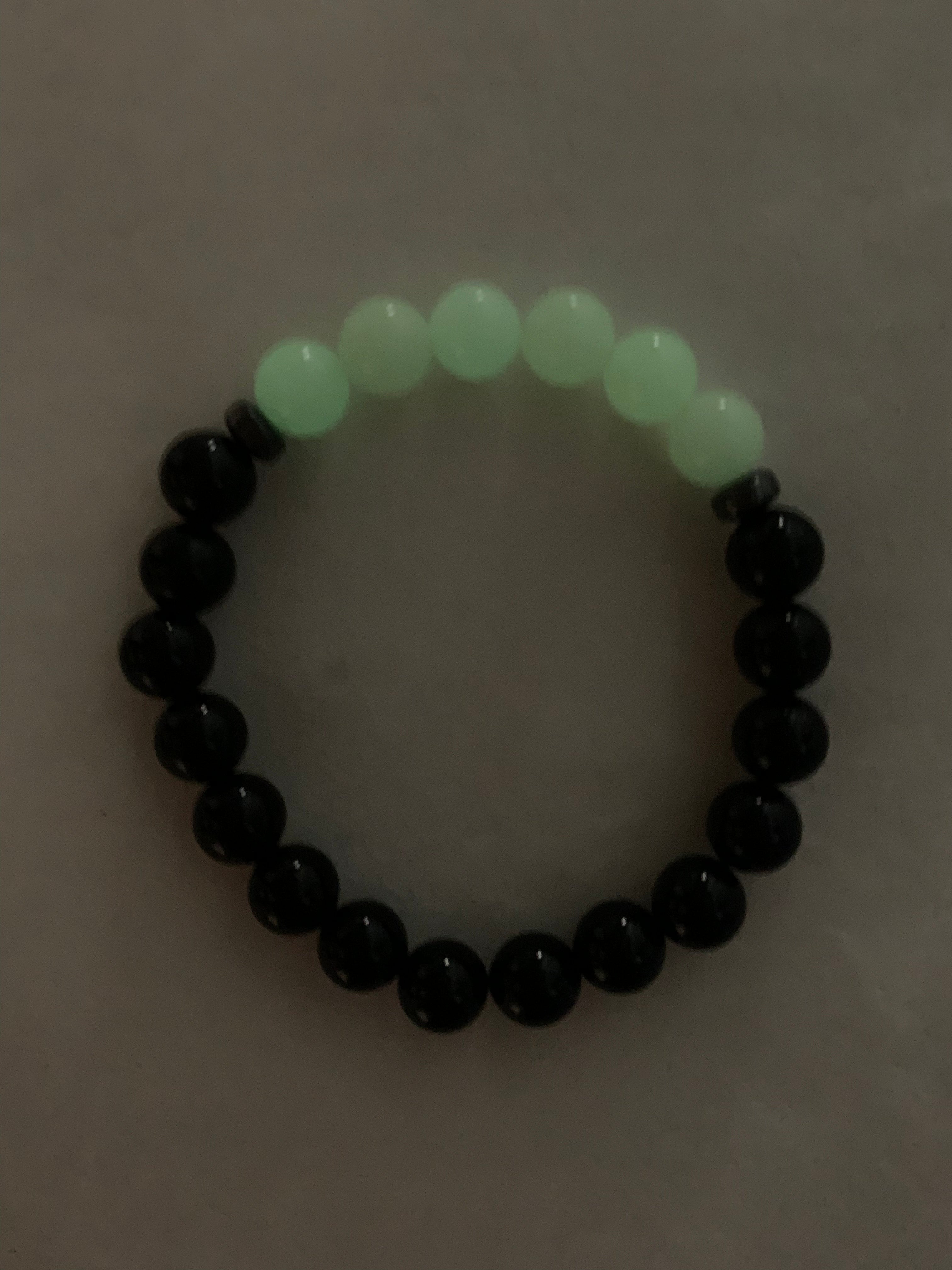 Aragonite Green/Yellow with Onyx Bracelet 8 mm Round Beads - Naturally Glows in the Dark | Bracelets | Wiccan Center