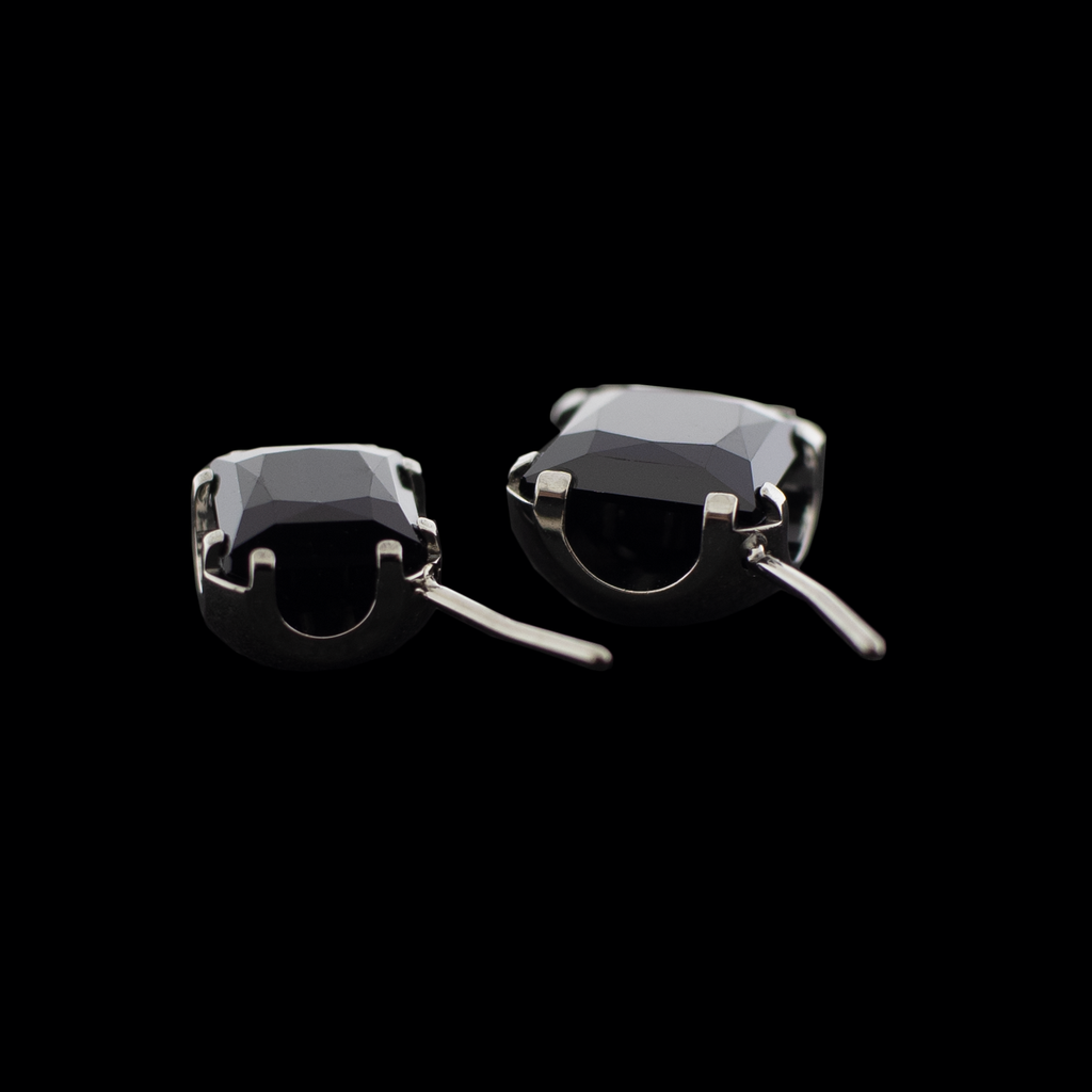 Axel- Square Front Facing Prong Set Low Profile End | Body Jewelry | Wiccan Center