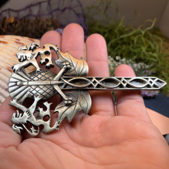 Rampant Lion Sword Kilt Pin in Pewter