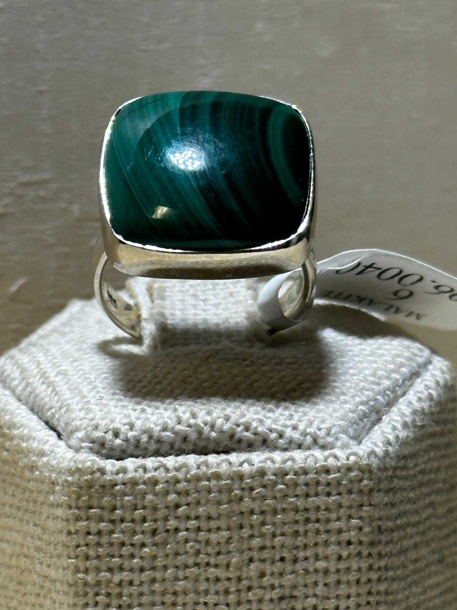 Malachite Ring Size 6 (06.0040)