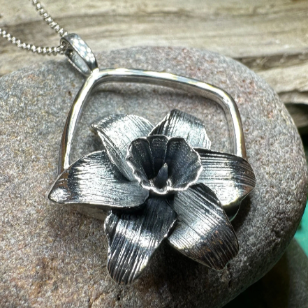 Snowdonia Daffodil Necklace | Pendant | Wiccan Center