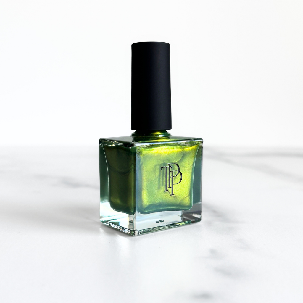 Parfüm und Milch | Saftiggrüner Nagellack