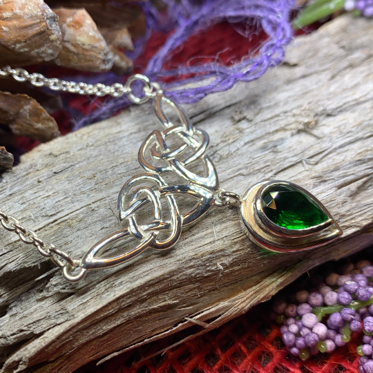 Ayn Celtic Knot Necklace | Necklet | Wiccan Center