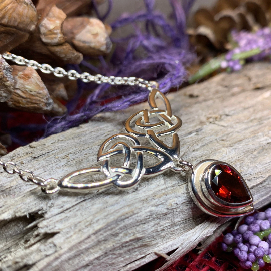 Ayn Celtic Knot Necklace | Necklet | Wiccan Center