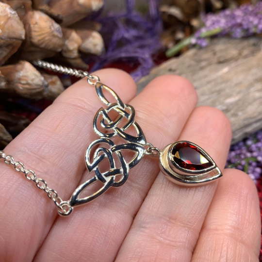 Ayn Celtic Knot Necklace | Necklet | Wiccan Center